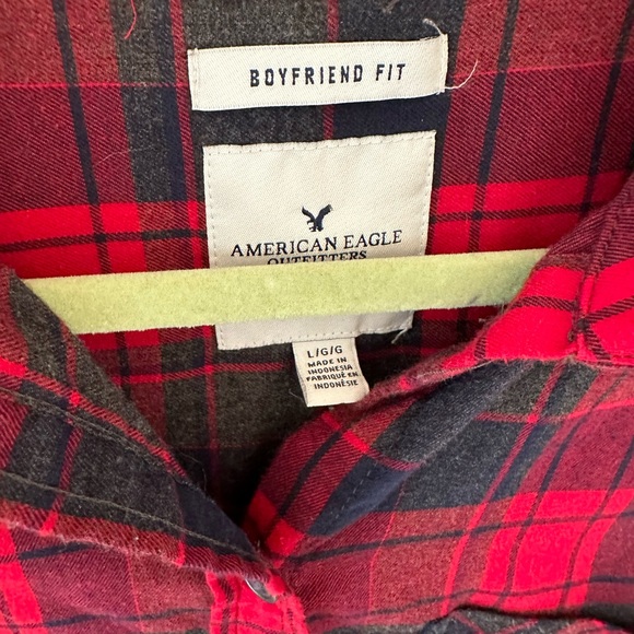 American Eagle Outfitters Red and Blue Plaid Button Down Shirt - Picture 4 of 4